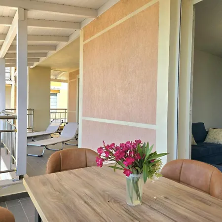 Appartement Hill With Sea View In 061