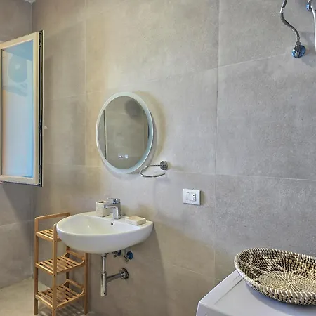 Hill With Sea View In 061 Апартаменты Дуррес