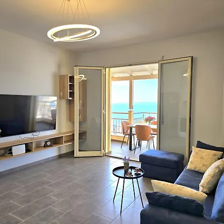 Hill With Sea View In 061 Appartement Durrës