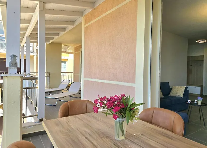 公寓 Hill With Sea View In 061